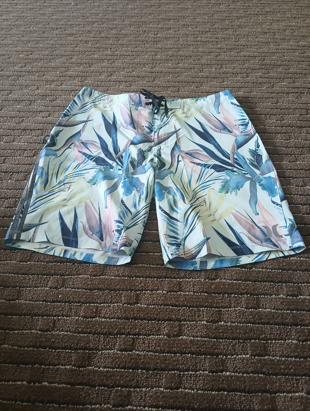 Hurley Flat Front Floral Print Board Shorts Men's Size 32